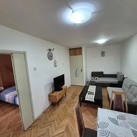 Old Wood Lägenhet *